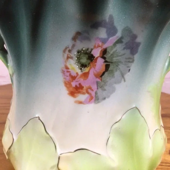 Vintage Floral and Gold Gilt Ceramic Lidded Biscuit Cracker Jar with Handles - Picture 4 of 12